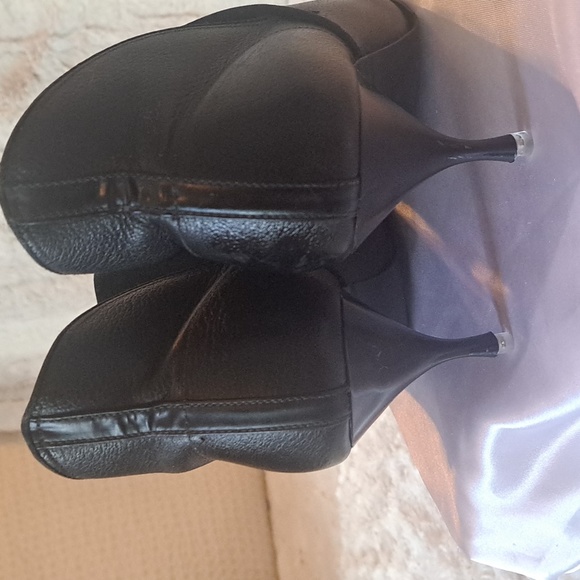 Sharp looking SHOES - Picture 4 of 6